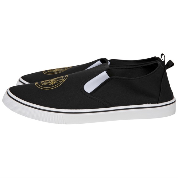 Marvel Black Panther Gold Symbol Slip-On - Picture 2 of 12